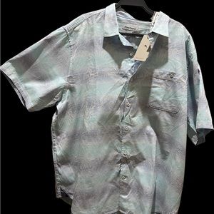 Tommy Bahama beautiful NWT men’s collar shirt with chambray detail